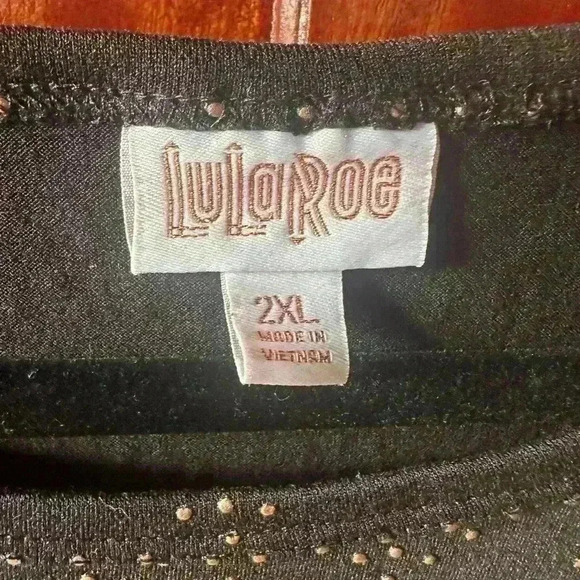 Lularoe 2X black Gigi top with gold raised dots From the elegant collection. - Picture 3 of 8